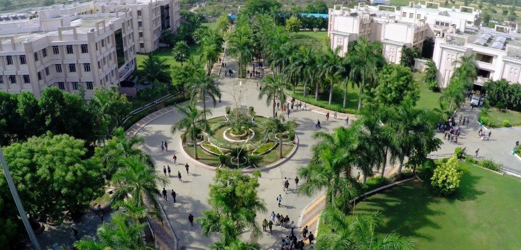 Colleges for B.tech in Gujarat